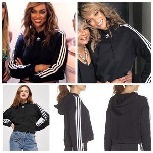 adidas cropped hoodie outfit